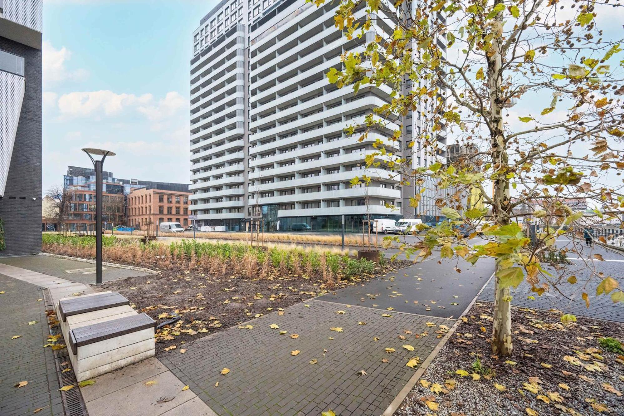 Old Town River With Balcony & Parking By Renters Apartment