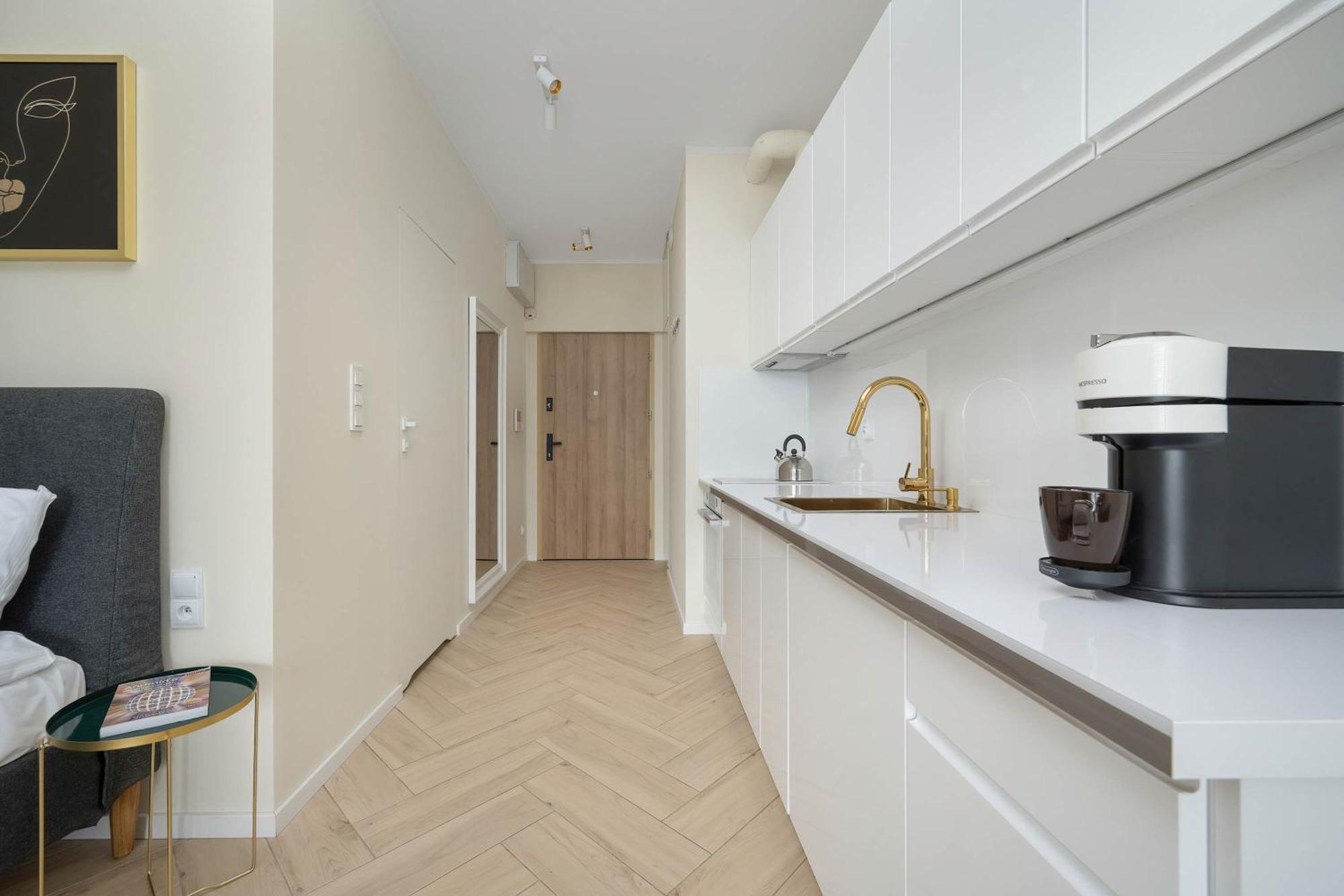 Old Town River With Balcony & Parking By Renters Breslau