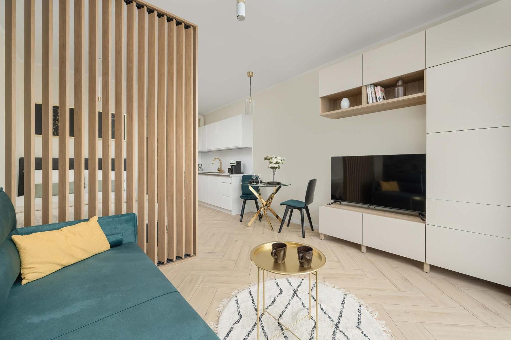Old Town River With Balcony & Parking By Renters Apartment *